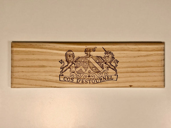 Estampe / Façade d'une caisse de vin en bois du Chateau Cos d'Estournel - Bordeaux | Format 1 bouteille = 30x8 cm