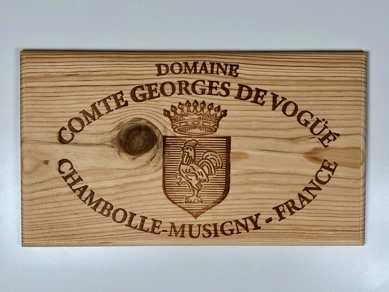 Estampe / Façade d'une caisse de vin en bois du Domaine Comte Georges de Vogue - Bourgogne | Format 6 bouteilles = 30x17 cm